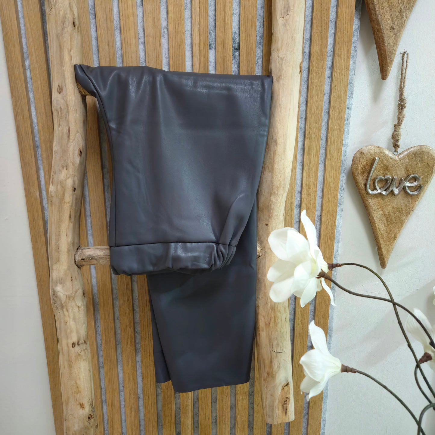 Lederimitat Hose Grau im Sale
