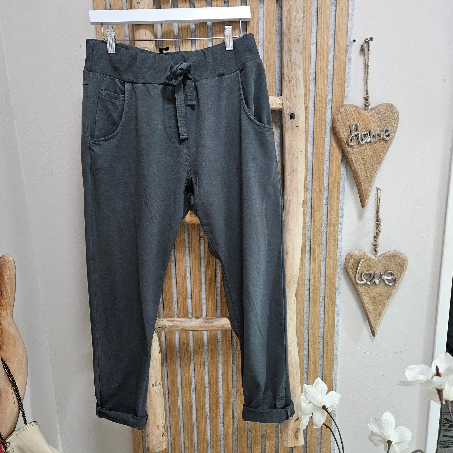 Joggpants mit Einstecktaschen- "Anthrazit"- auch bei den Herren besonders beliebt
