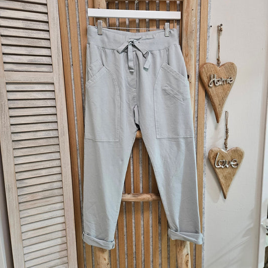 Joggpants mit tiefen Taschen - verschiedene Farbenin den Größen von XS- XXL auf Anfrage - Jana`s Trend and Style